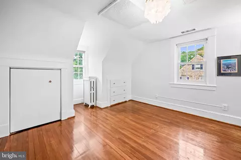 Bedroom - 303 Cedarcroft Rd, Baltimore, MD 21212 photo 6 of 8