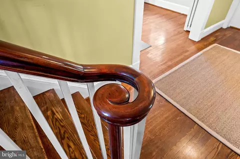 Entry Way - 303 Cedarcroft Rd, Baltimore, MD 21212 photo 2 of 4