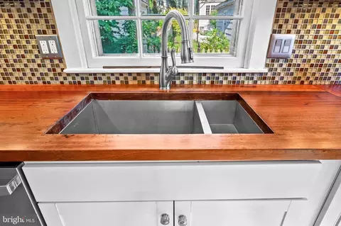 Kitchen - 303 Cedarcroft Rd, Baltimore, MD 21212 photo 5 of 5