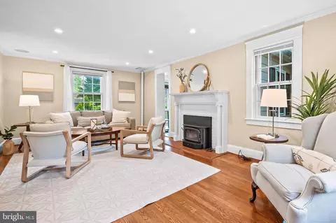 Living - 303 Cedarcroft Rd, Baltimore, MD 21212 photo 1 of 3