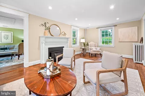 Living - 303 Cedarcroft Rd, Baltimore, MD 21212 photo 2 of 3