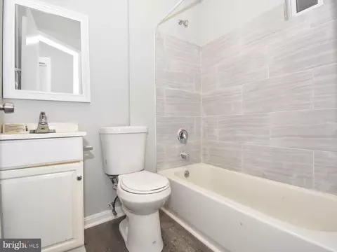 2449 Barclay St, Baltimore, MD 21218 photo 8