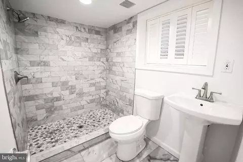 Bath - 713 Cedarcroft Rd, Baltimore, MD 21212 photo 2 of 2