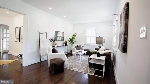 Entry Way - 713 Cedarcroft Rd, Baltimore, MD 21212 photo 1 of 9