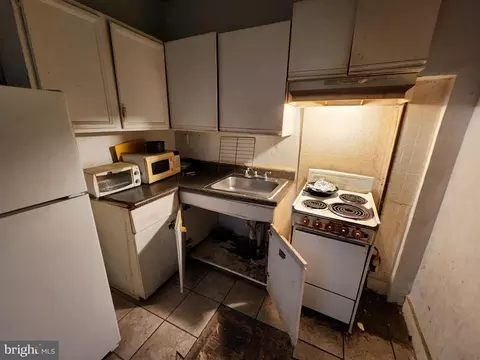 Exterior - 1946 Walbrook Ave, Baltimore, MD 21217 photo 2 of 3