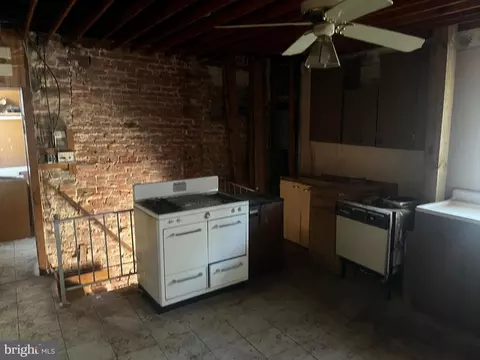 Exterior - 3001 E Baltimore St, Baltimore, MD 21224 photo 3 of 3