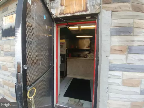 Exterior - 3001 E Baltimore St, Baltimore, MD 21224 photo 2 of 3