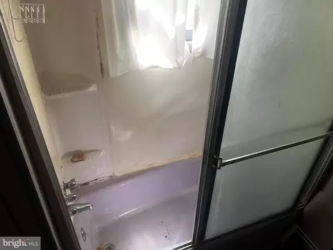 Bath - 3001 E Baltimore St, Baltimore, MD 21224 photo 3 of 3