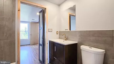 Bath - 113 S Calhoun St, Baltimore, MD 21223 photo 6 of 9