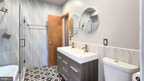 Bath - 113 S Calhoun St, Baltimore, MD 21223 photo 3 of 9