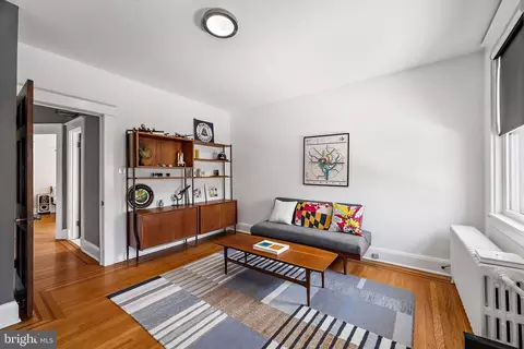 Living - 609 W 38th St, Baltimore, MD 21211 photo 3 of 6