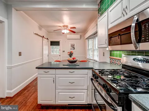Kitchen - 4300 Wendover Rd, Baltimore, MD 21218 photo 2 of 4