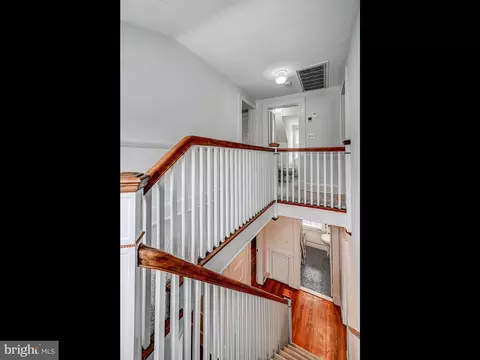 Entry Way - 4300 Wendover Rd, Baltimore, MD 21218 photo 5 of 5