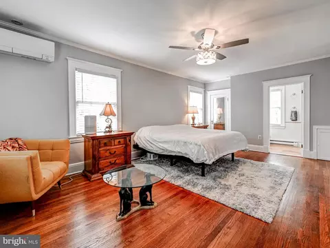 Bedroom - 4300 Wendover Rd, Baltimore, MD 21218 photo 2 of 5