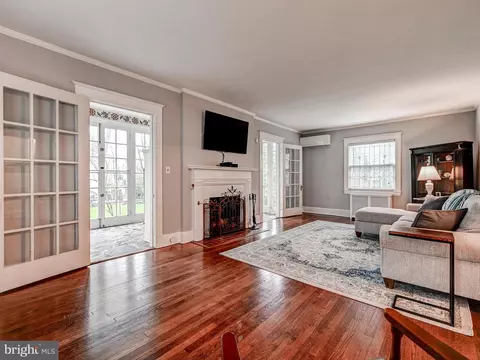 Living - 4300 Wendover Rd, Baltimore, MD 21218 photo 1 of 2