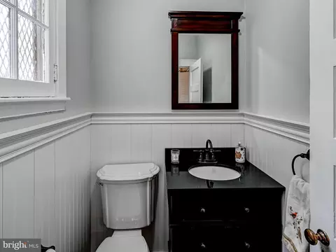 Bath - 4300 Wendover Rd, Baltimore, MD 21218 photo 1 of 5