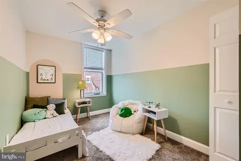 Bedroom - 4333 Falls Rd, Baltimore, MD 21211 photo 3 of 4