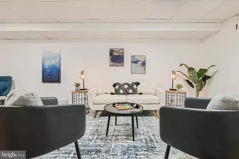 Living - 4333 Falls Rd, Baltimore, MD 21211 photo 4 of 6