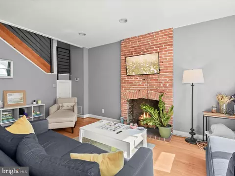 Living - 1613 Light St, Baltimore, MD 21230 photo 1 of 3