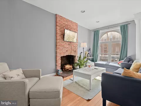 Living - 1613 Light St, Baltimore, MD 21230 photo 2 of 3