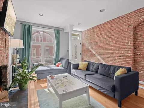 Living - 1613 Light St, Baltimore, MD 21230 photo 3 of 3