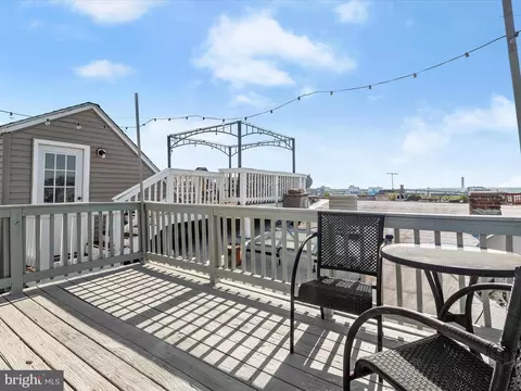 Exterior - 1613 Light St, Baltimore, MD 21230 photo 5 of 7