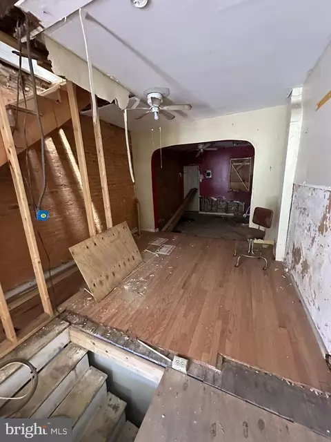 Entry Way - 309 S Monroe St, Baltimore, MD 21223 photo 4 of 5