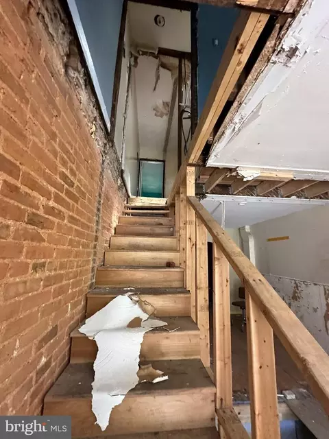 Entry Way - 309 S Monroe St, Baltimore, MD 21223 photo 2 of 5