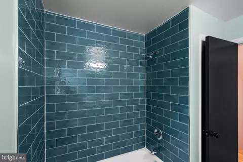 Bath - 7609 Windy Rdg, Baltimore, MD 21236 photo 2 of 5