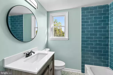 Bath - 7609 Windy Rdg, Baltimore, MD 21236 photo 1 of 5