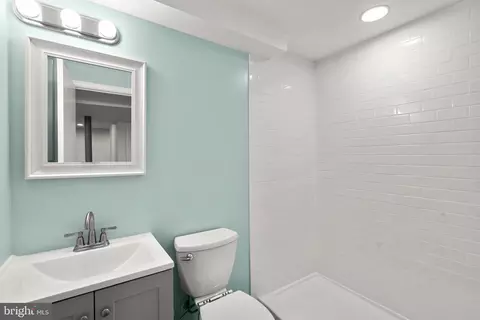 Bath - 7609 Windy Rdg, Baltimore, MD 21236 photo 5 of 5