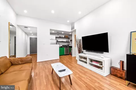 Living - 1011 Hunter St #I-2, Baltimore, MD 21202 photo 3 of 3
