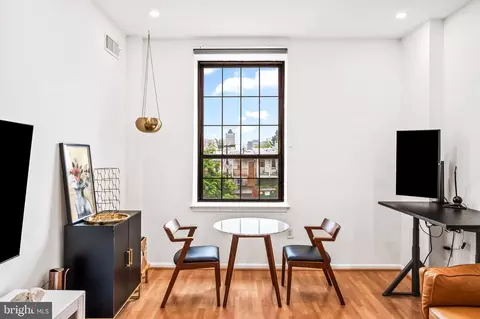 Dining - 1011 Hunter St #I-2, Baltimore, MD 21202 photo 1 of 1