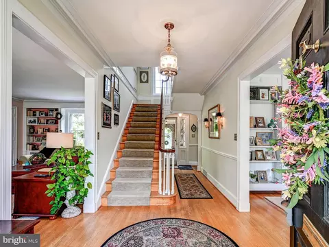 Entry Way - 400 Northway, Baltimore, MD 21218 photo 2 of 5