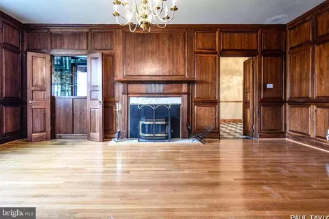Living - 3510 Sequoia Ave, Baltimore, MD 21215 photo 4 of 7