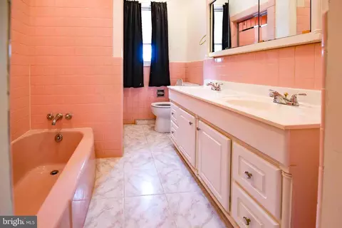 Bath - 3510 Sequoia Ave, Baltimore, MD 21215 photo 1 of 1