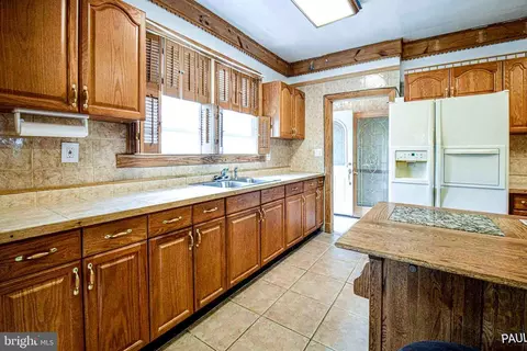 Kitchen - 3510 Sequoia Ave, Baltimore, MD 21215 photo 1 of 3