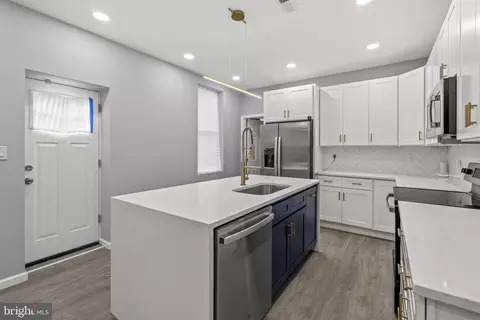Kitchen - 3209 E Pratt St, Baltimore, MD 21224 photo 3 of 4