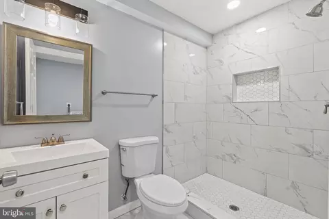 Bath - 3209 E Pratt St, Baltimore, MD 21224 photo 4 of 4