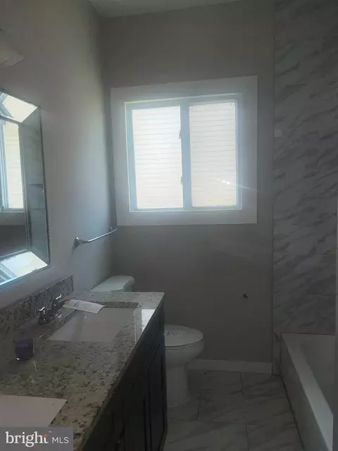 Bath - 3403 Walbrook Ave, Baltimore, MD 21216 photo 1 of 2