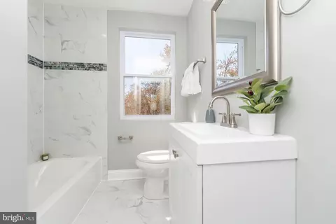 Bath - 3216 Yosemite Ave, Baltimore, MD 21215 photo 1 of 4