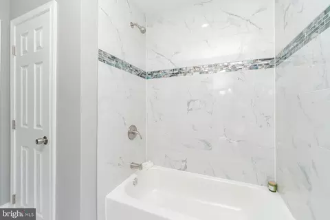 Bath - 3216 Yosemite Ave, Baltimore, MD 21215 photo 2 of 4