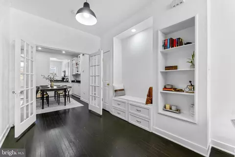 Dining - 30 S Decker Ave, Baltimore, MD 21224 photo 1 of 3
