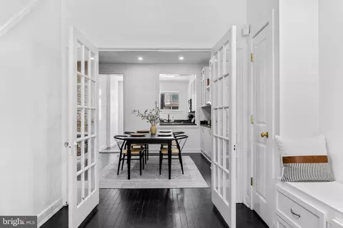 Dining - 30 S Decker Ave, Baltimore, MD 21224 photo 2 of 3