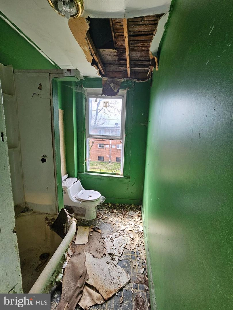 Bath - 4634 Pimlico Rd, Baltimore, MD 21215 photo 1 of 1