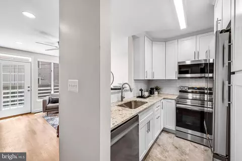 851 Mchenry St, Baltimore, MD 21230 photo 4