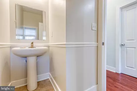 404 E Lanvale St E, Baltimore, MD 21202 photo 9