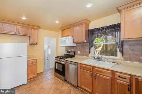 Kitchen - 3503 Kenyon Ave, Baltimore, MD 21213 photo 3 of 3