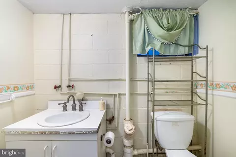 Bath - 3503 Kenyon Ave, Baltimore, MD 21213 photo 3 of 3