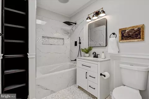 Bath - 2403 E Fairmount Ave, Baltimore, MD 21224 photo 3 of 4